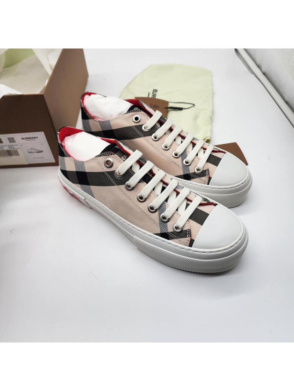 New Authentic Burberry Check canvas sneakers 41 10 hard to find